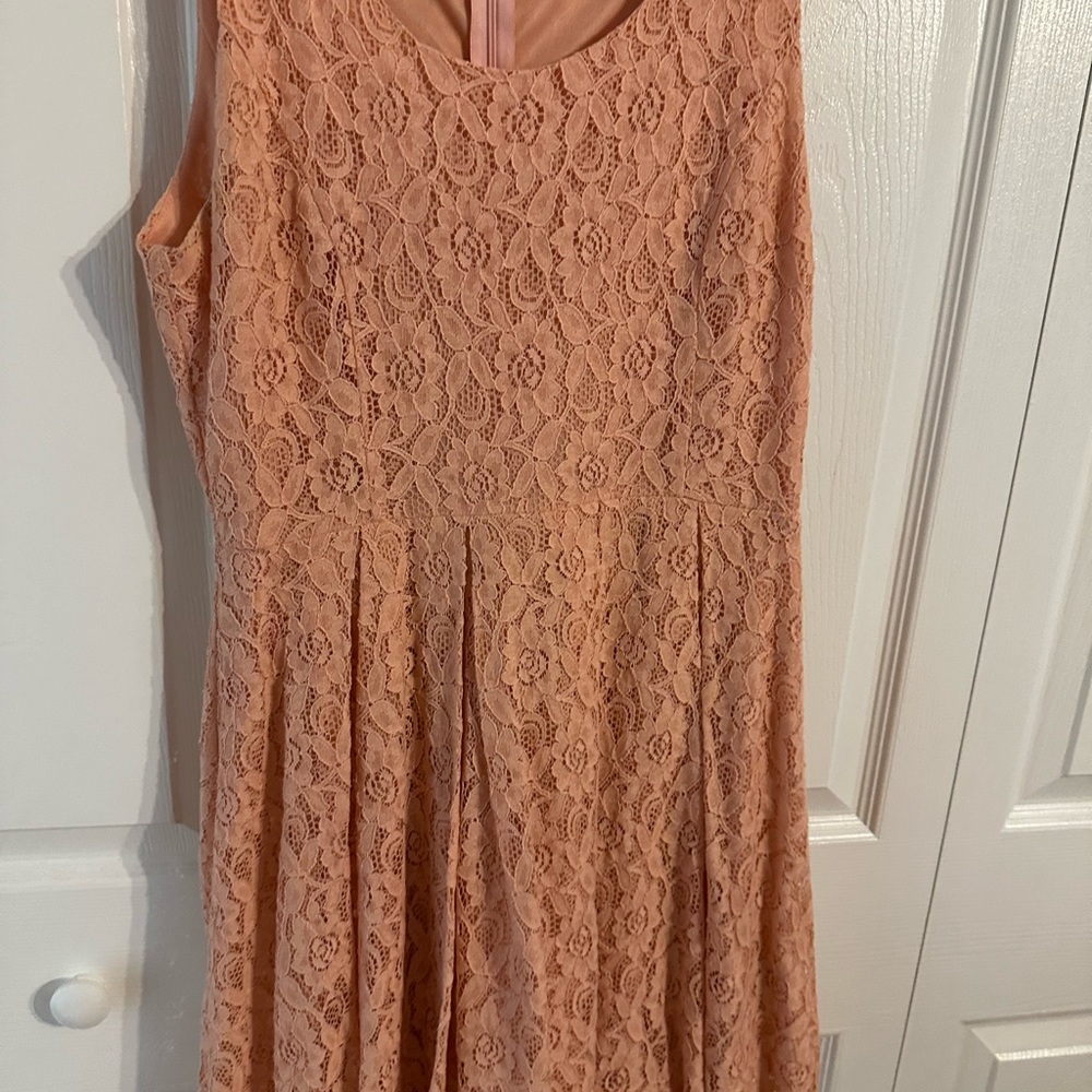 Elegant Lace Sleeveless Dress in Peach- forever 21